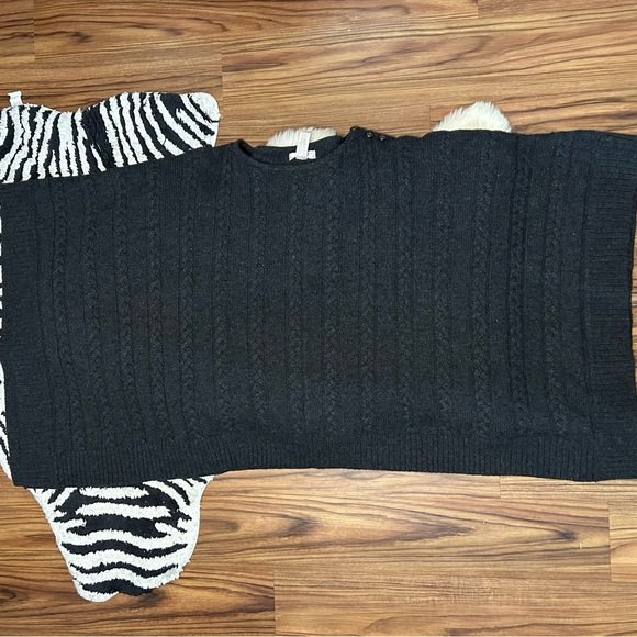 Kenar Chunky Cable Knit Poncho Sweater Grey Size M/L - Picture 2 of 6